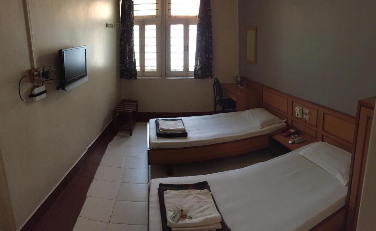 Hotel Satkar Cafeteria Belgaum Bagian luar foto