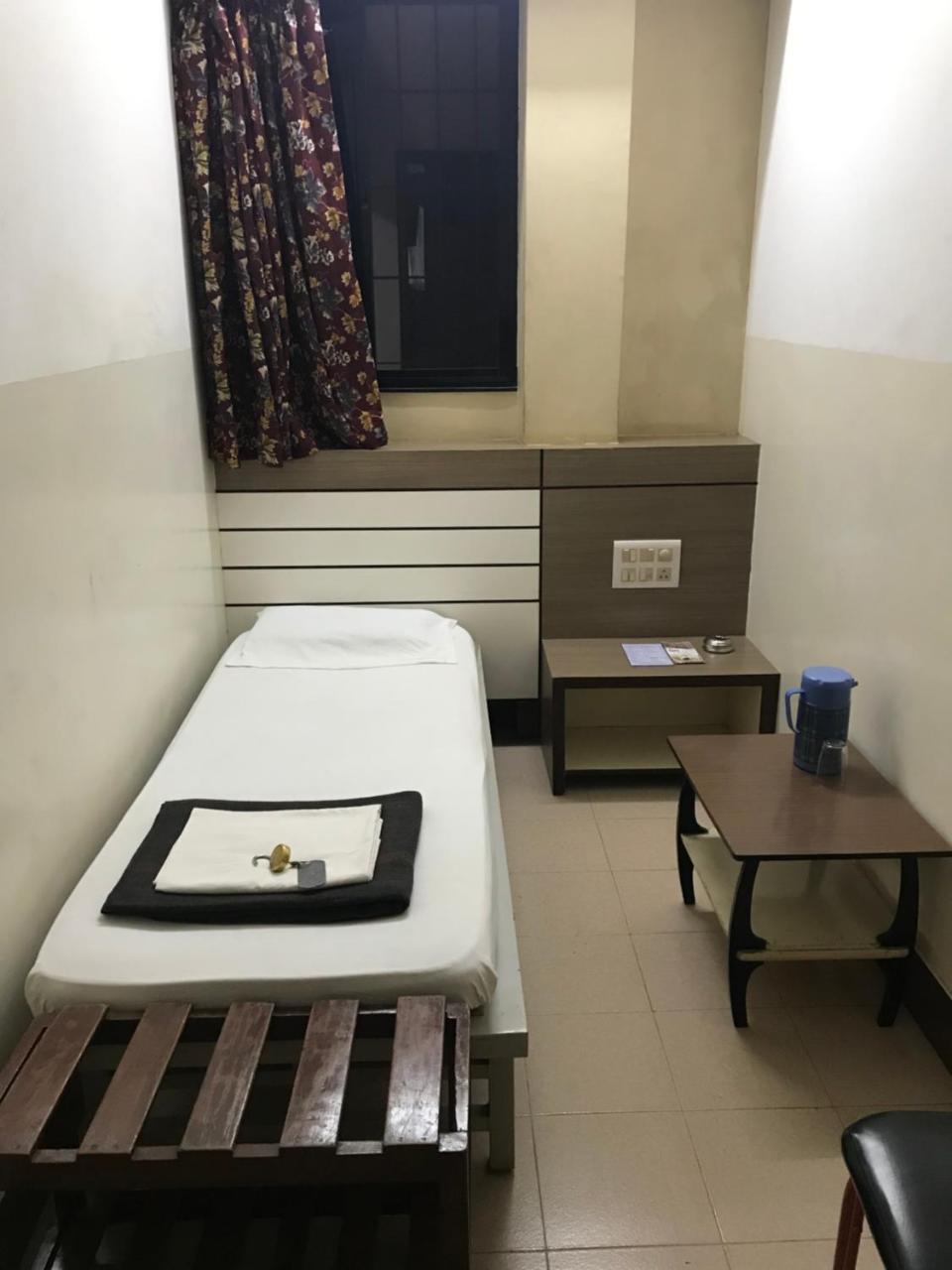 Hotel Satkar Cafeteria Belgaum Bagian luar foto