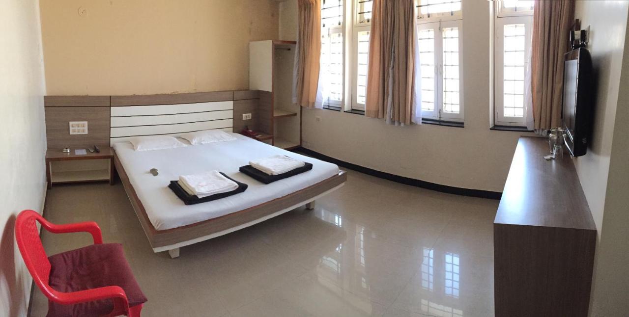 Hotel Satkar Cafeteria Belgaum Bagian luar foto