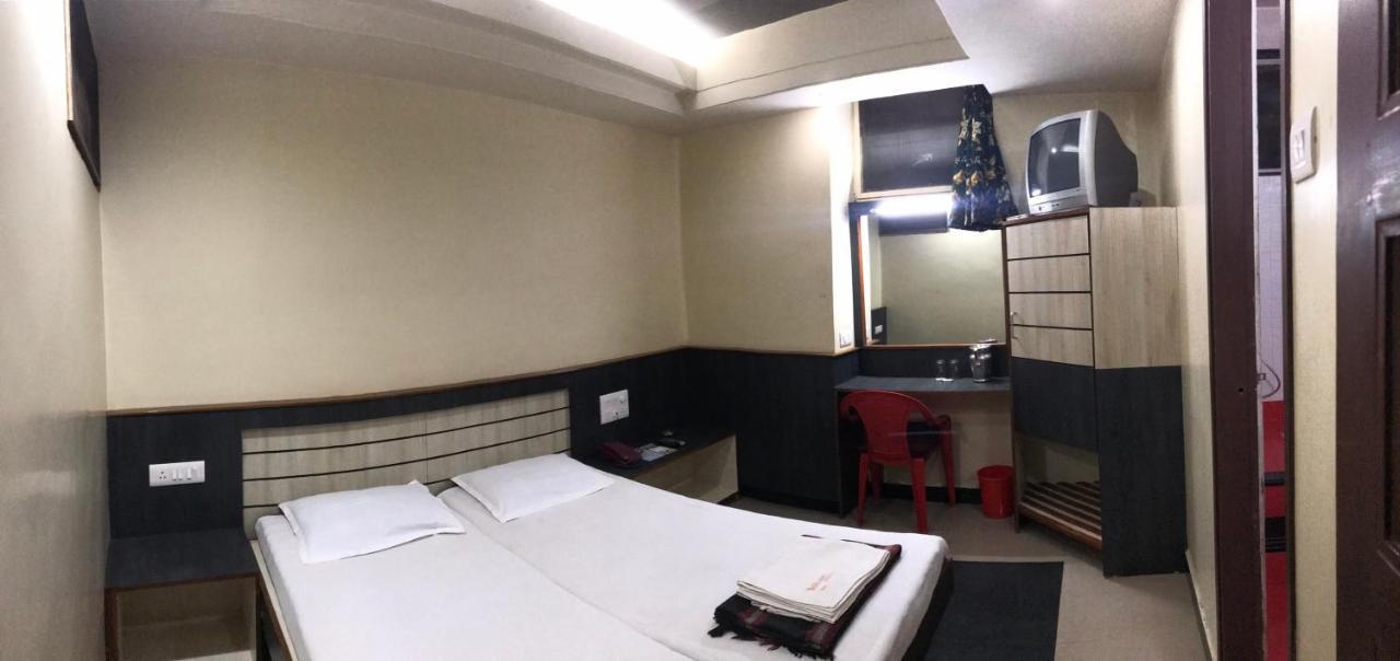 Hotel Satkar Cafeteria Belgaum Bagian luar foto