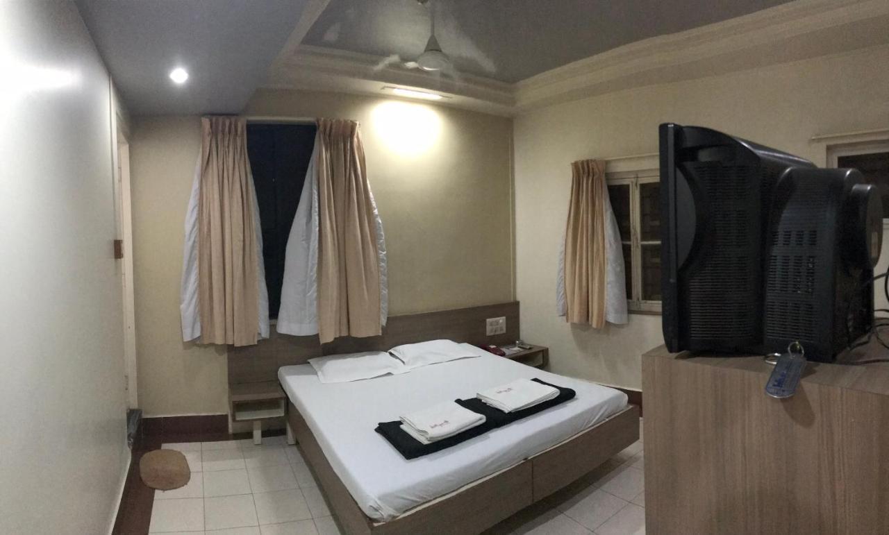 Hotel Satkar Cafeteria Belgaum Bagian luar foto