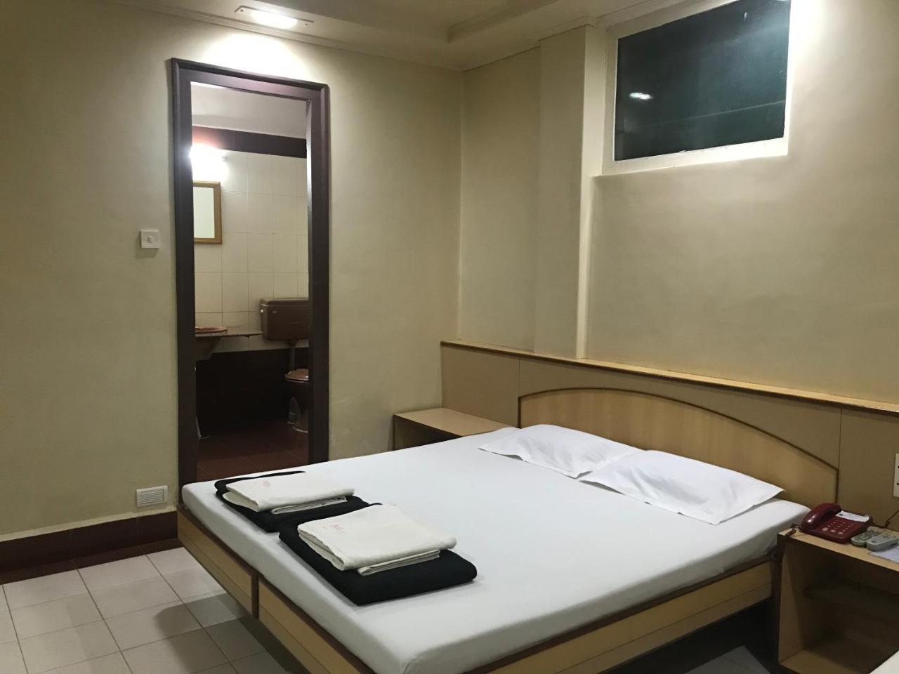 Hotel Satkar Cafeteria Belgaum Bagian luar foto