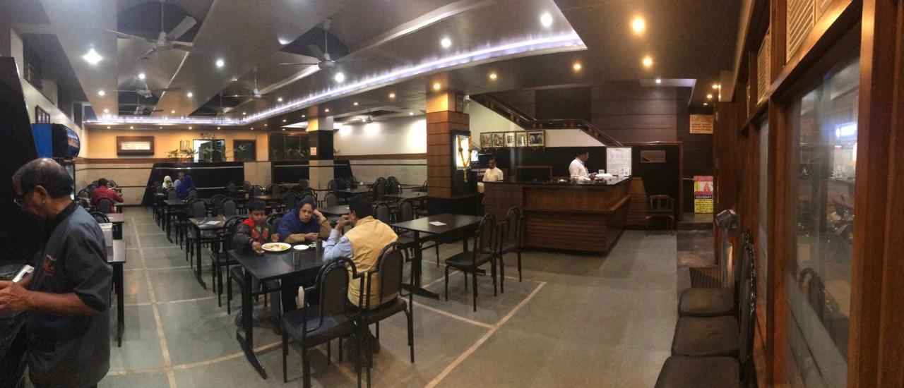 Hotel Satkar Cafeteria Belgaum Bagian luar foto