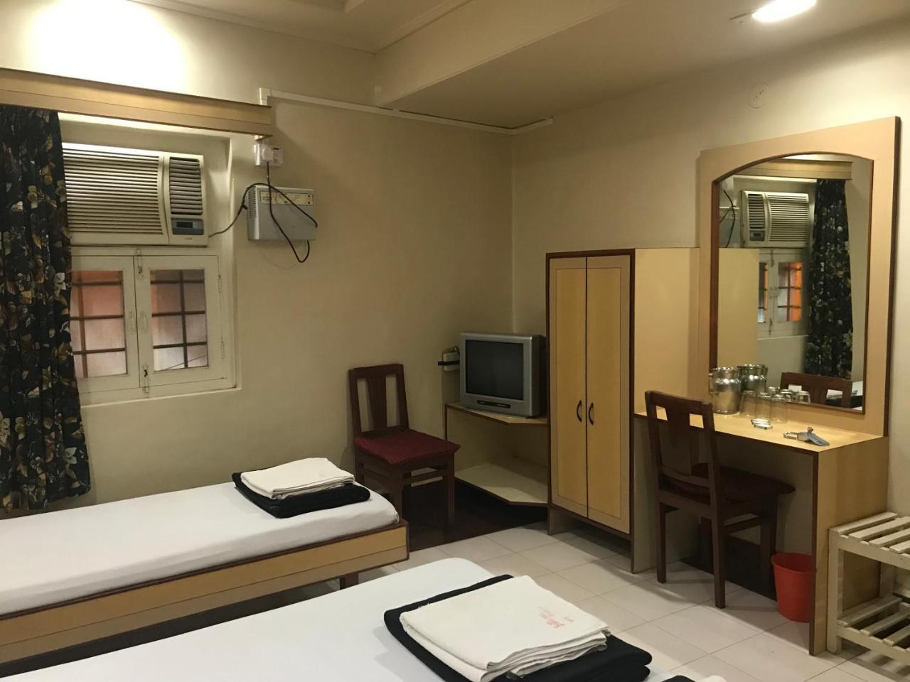 Hotel Satkar Cafeteria Belgaum Bagian luar foto