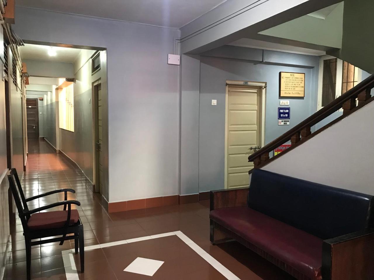 Hotel Satkar Cafeteria Belgaum Bagian luar foto